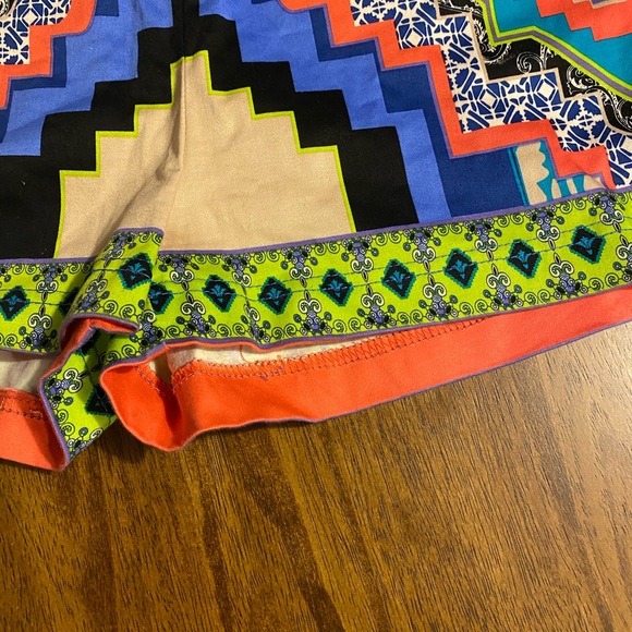 VESTIQUE shorts - Size M - Picture 3 of 9